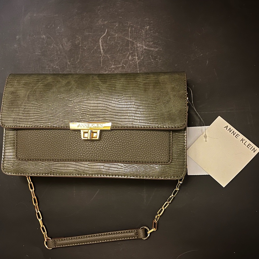 FINAL REDUCTION‼️ DONATING SOON‼️ NWOT Anne Klein Chain Shoulder Bag